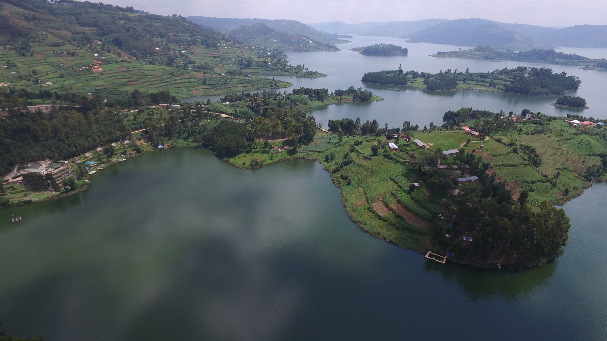 The scenic drive to Lake Bunyonyi